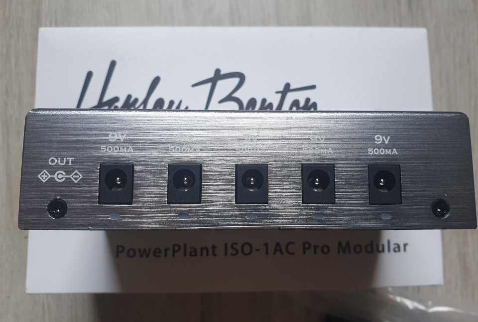 Fuente de alimentación Harley Benton PowerPlant ISO-1AC Pro Modular de segunda mano · Foto 1 de 4 · Bizkaia · 45 €