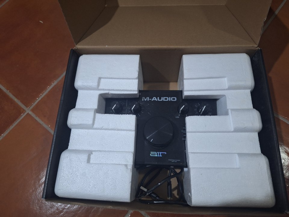 Interfaz de audio M-Audio AIR 192-6 de segunda mano · Foto 6 de 6 · Granada · 90 €