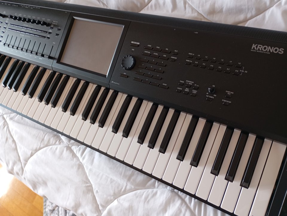 Korg Kronos 3 de segunda mano · Foto 2 de 6 · Pontevedra · 2100 €