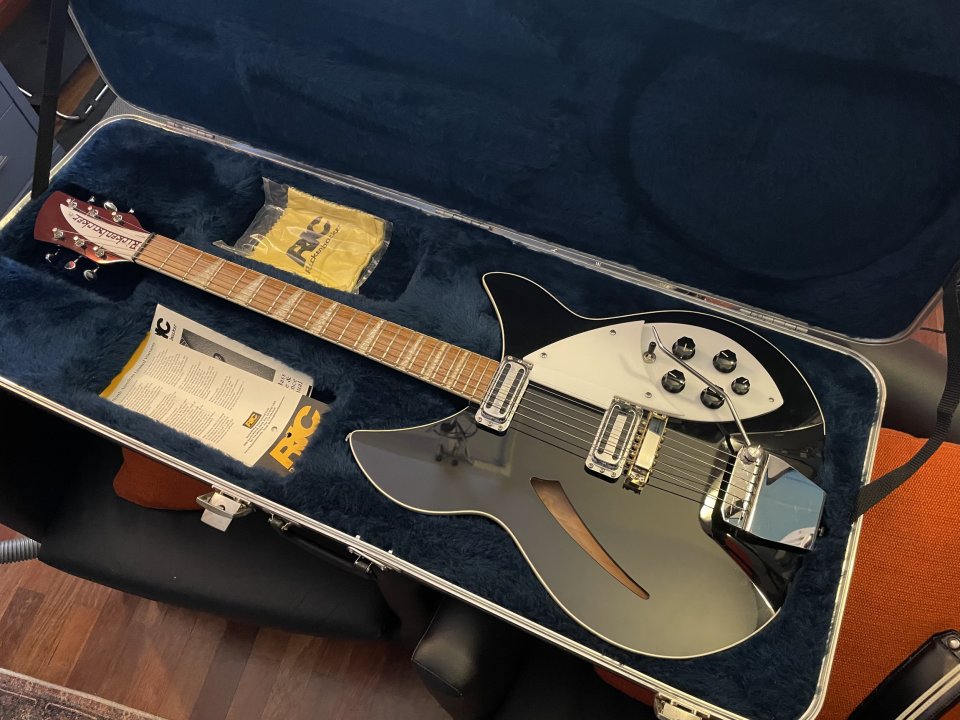 Rickenbacker 360v64 Jetglo HW Replica de segunda mano · Foto 5 de 8 · Gipuzkoa · 2200 €
