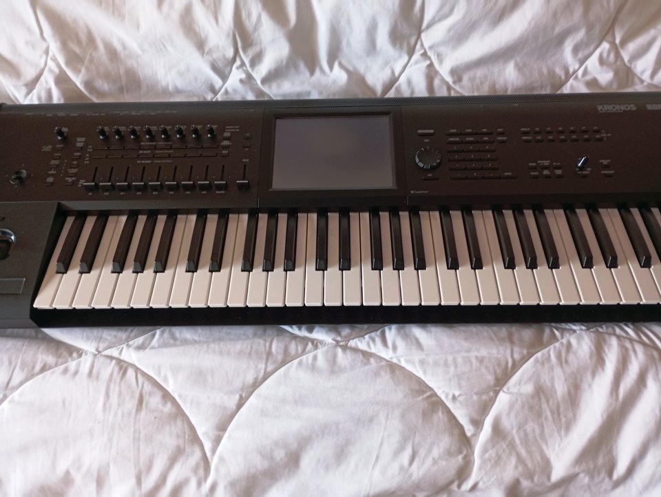 Korg Kronos 3 de segunda mano · Foto 3 de 6 · Pontevedra · 2100 €