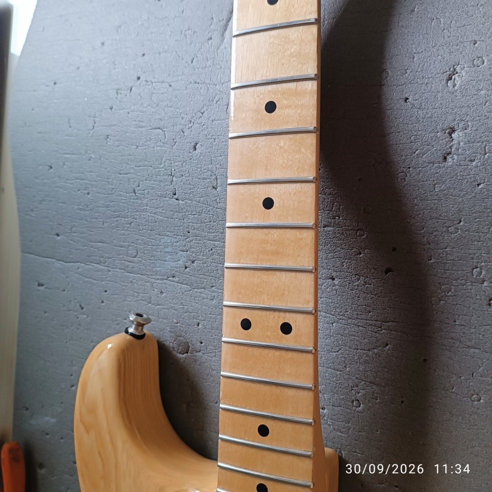 Fender stratocaster Ash American Professional 2017 de segunda mano · Foto 6 de 10 · Madrid · 1400 €