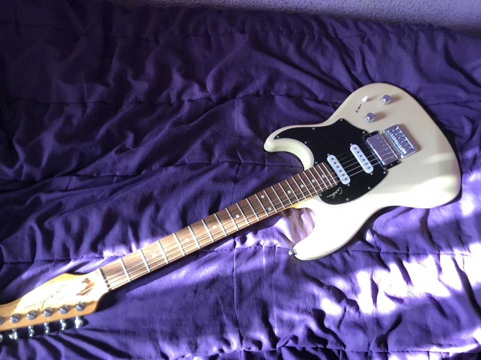 Godin Session HT Trans Cream RN