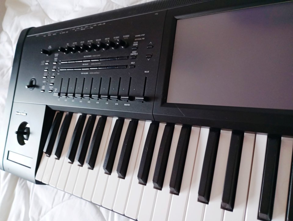Korg Kronos 3 de segunda mano · Foto 4 de 6 · Pontevedra · 2100 €