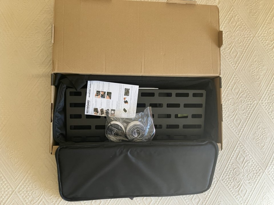 Pedalboard ROCKBOARD TRES 3.2 con Bolso (nuevo) de segunda mano · Foto 1 de 10 · Madrid · 100 €