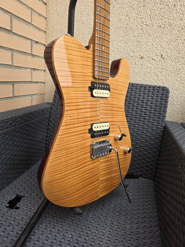 SIRE Larry Carlton T7 NATURAL