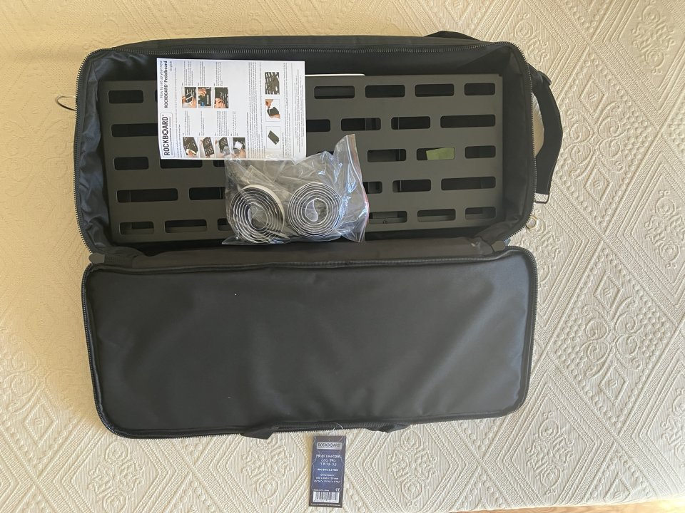 Pedalboard ROCKBOARD TRES 3.2 con Bolso (nuevo) de segunda mano · Foto 2 de 10 · Madrid · 100 €