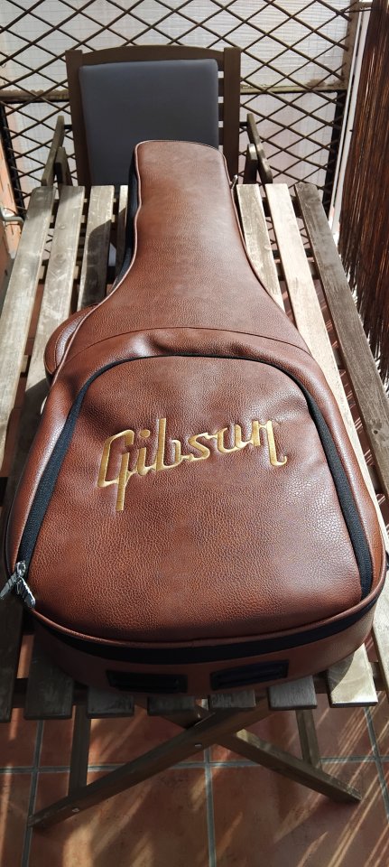 Gibson Les Paul Tribute 2024 de segunda mano · Foto 8 de 8 · Barcelona · 900 €