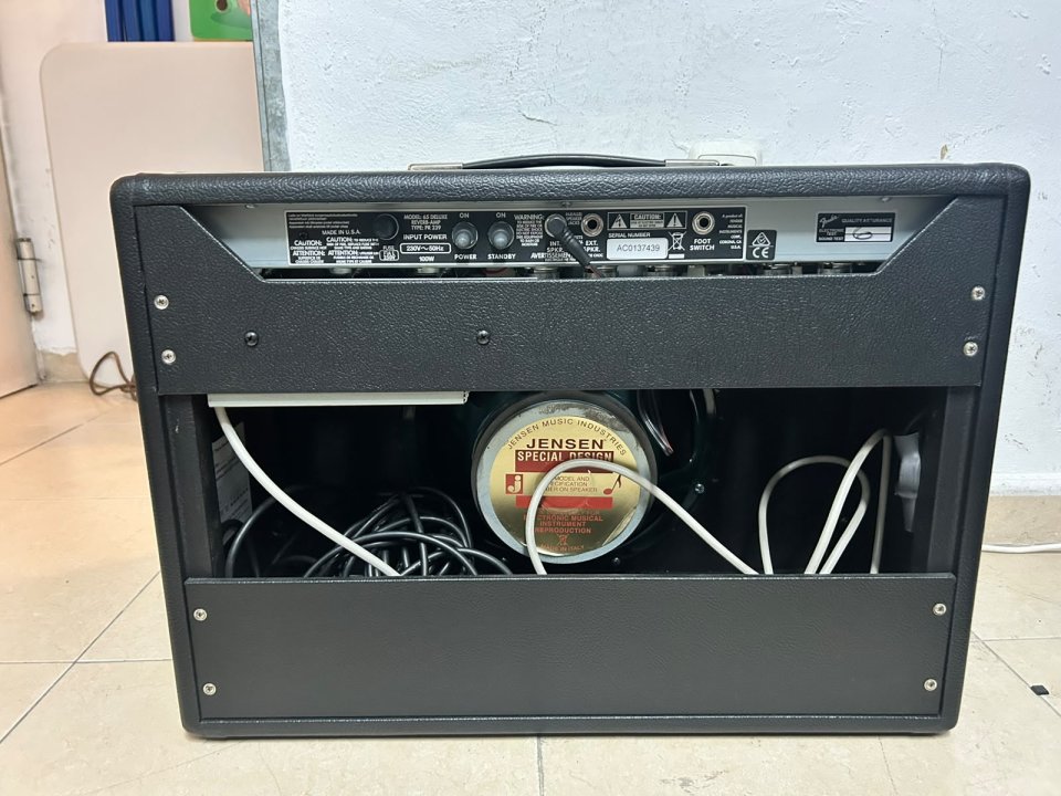 FENDER 65 DELUXE REVERB de segunda mano · Foto 2 de 4 · Málaga · 1350 €
