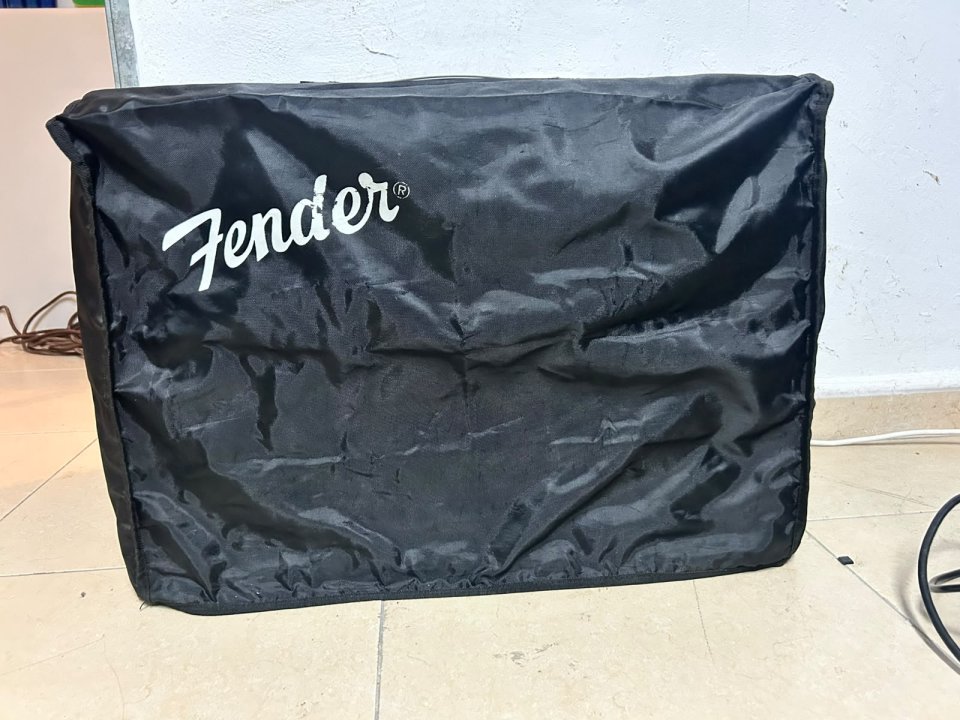 FENDER 65 DELUXE REVERB de segunda mano · Foto 3 de 4 · Málaga · 1350 €