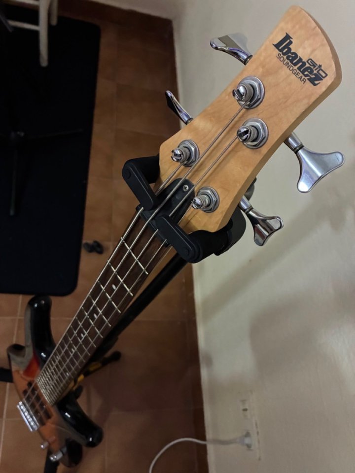 Ibanez GIO GSR200 Soundgear Bajo Eléctrico 4 Cuerdas Sunburst de segunda mano · Foto 2 de 4 · Gipuzkoa · 160 €