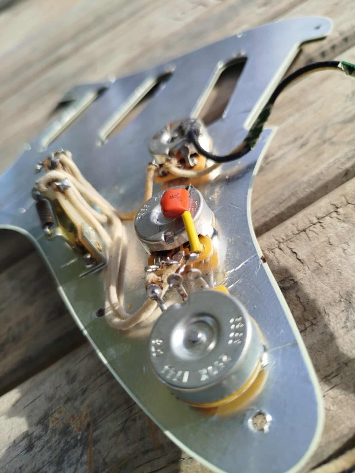 Golpeador completo Stratocaster