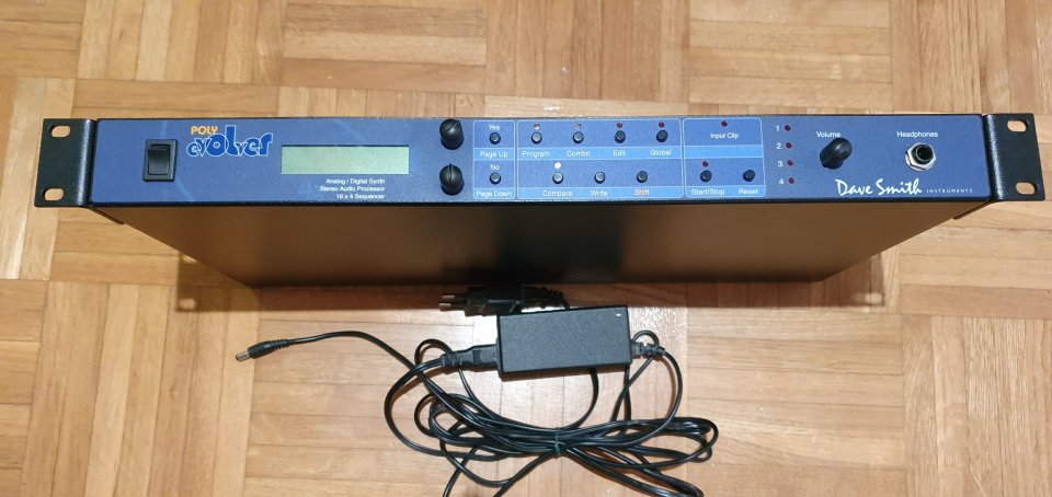 Dave Smith Poly Evolver Rack de segunda mano · Foto 1 de 3 · Araba · 2100 €