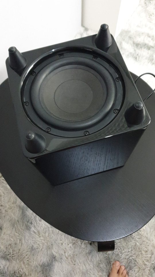 Subwoofer Harman Kardon de segunda mano · Foto 1 de 5 · Madrid · 125 €