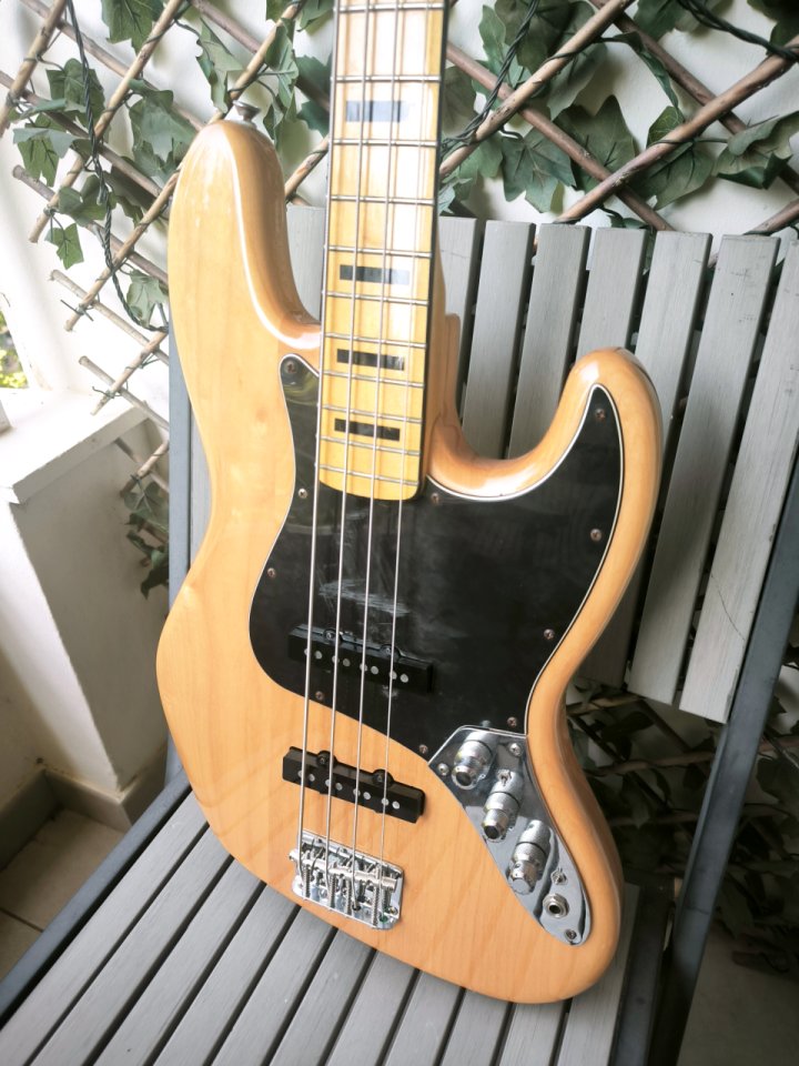 Squier Classic Vibe Jazz Bass + EXTRAS: John east, G&L, Gotoh,.... de segunda mano · Foto 2 de 7 · Murcia · 450 €