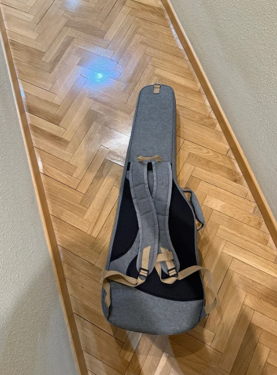 Funda Ortega Deluxe Gris para Guitarra Eléctrica de segunda mano · Foto 2 de 3 · Madrid · 50 €