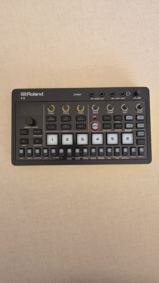 Roland AIRA P-6 Sampler – Como nuevo / A estrenar