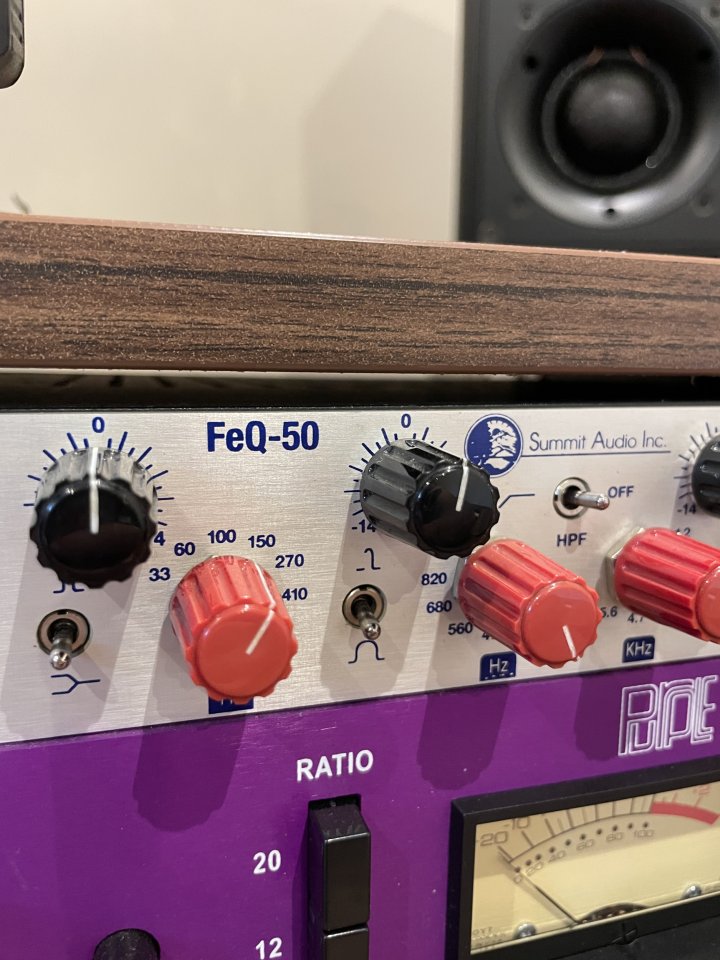 Ecualizador estéreo Summit Audio FeQ-50 de segunda mano · Foto 1 de 4 · Valencia · 2000 €