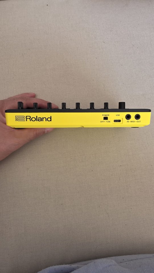 Roland AIRA P-6 Sampler – Como nuevo / A estrenar