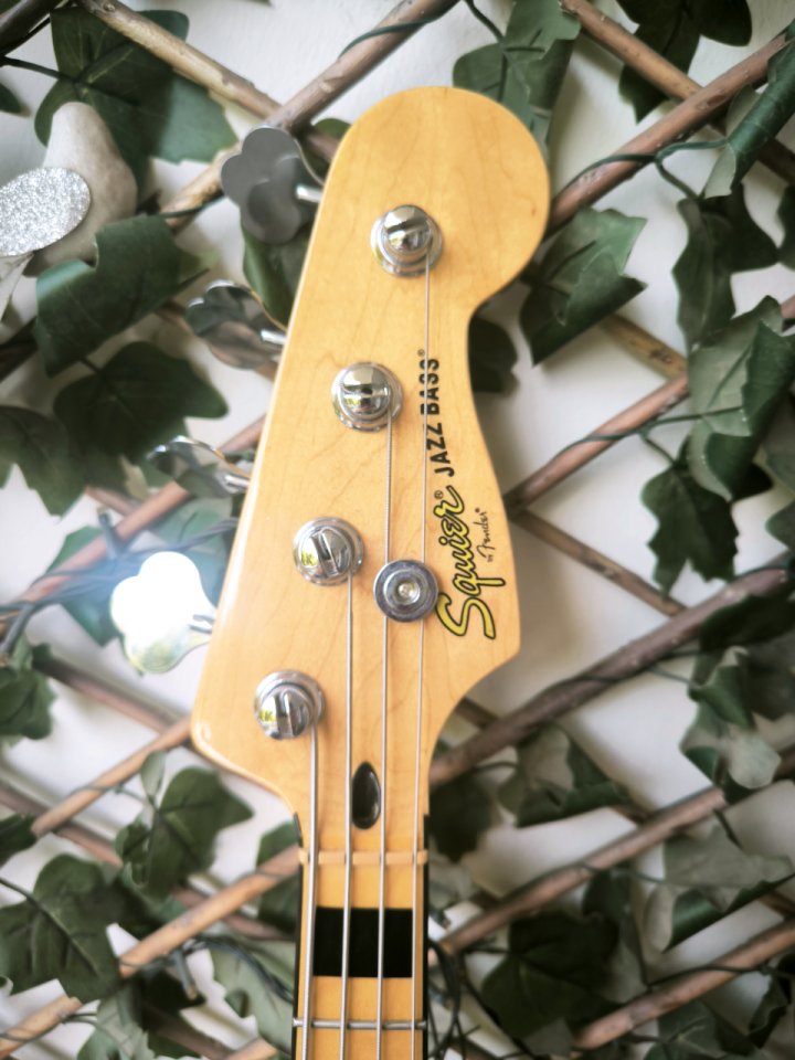 Squier Classic Vibe Jazz Bass + EXTRAS: John east, G&L, Gotoh,.... de segunda mano · Foto 5 de 7 · Murcia · 450 €