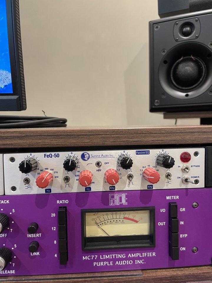 Ecualizador estéreo Summit Audio FeQ-50 de segunda mano · Foto 3 de 4 · Valencia · 2000 €