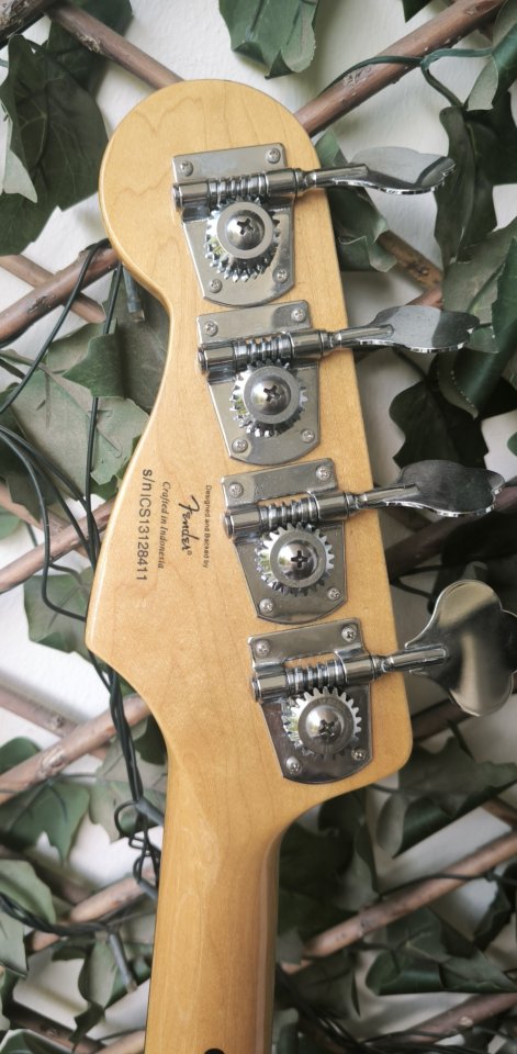 Squier Classic Vibe Jazz Bass + EXTRAS: John east, G&L, Gotoh,.... de segunda mano · Foto 6 de 7 · Murcia · 450 €