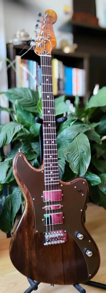 Guitarra eléctrica ELg. de segunda mano · Foto 1 de 9 · Madrid · 375 €