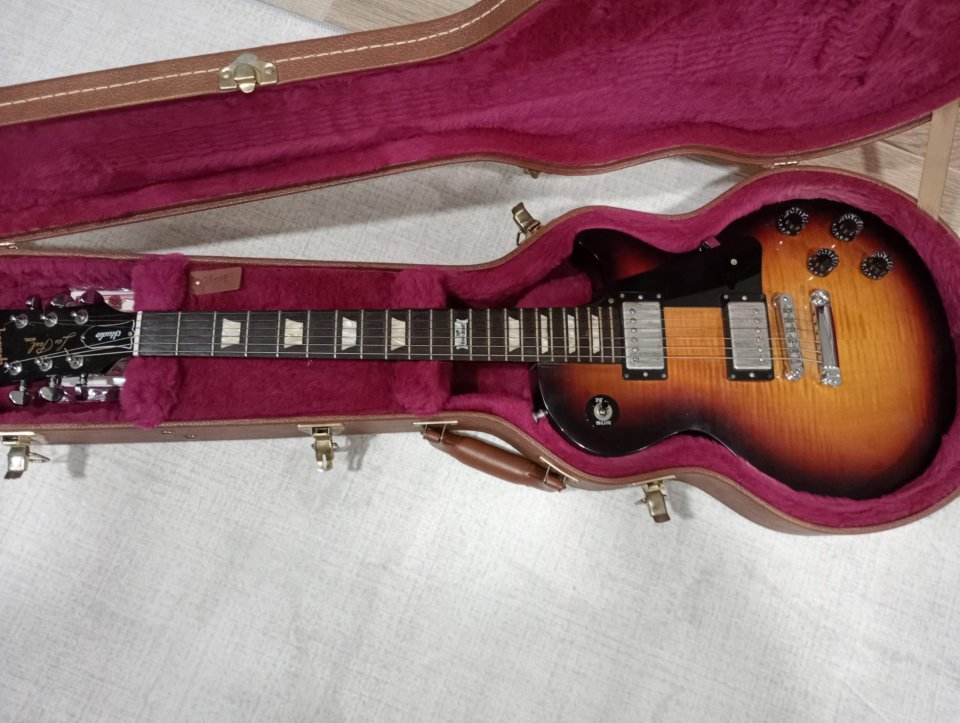 Gibson Les Paul Studio Pro TBC de segunda mano · Foto 2 de 8 · Barcelona · 900 €