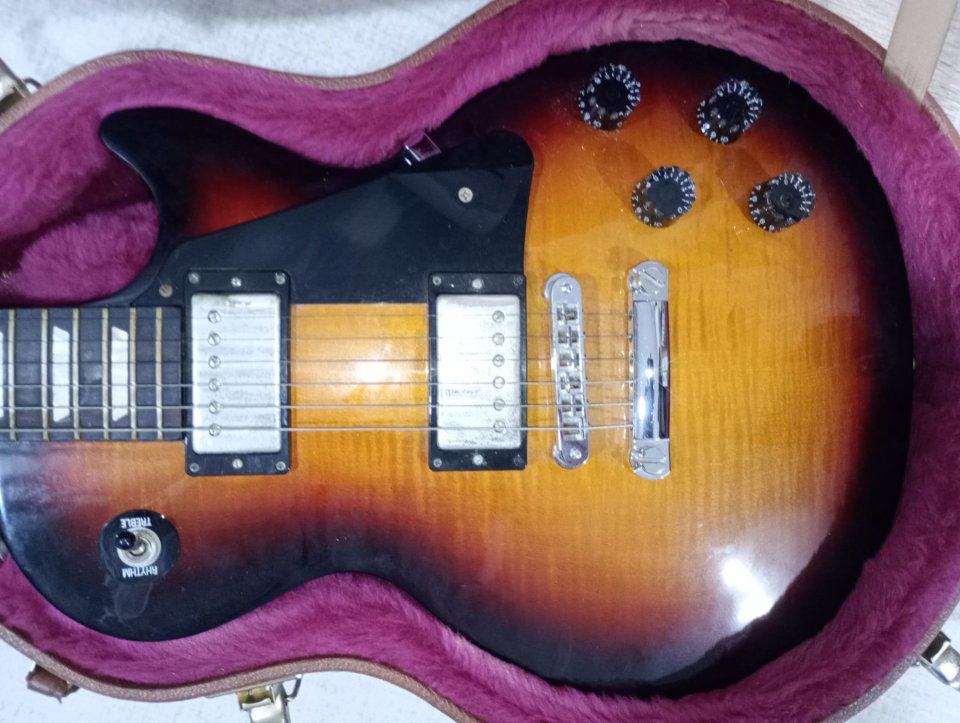 Gibson Les Paul Studio Pro TBC de segunda mano · Foto 3 de 8 · Barcelona · 900 €