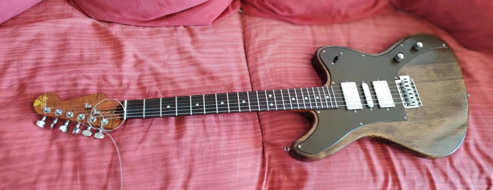 Guitarra eléctrica ELg. de segunda mano · Foto 3 de 9 · Madrid · 375 €