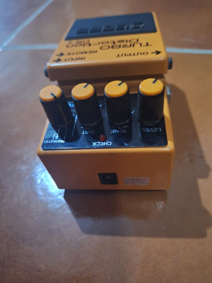 Pedal de distorsión para guitarra Boss DS-2 Turbo Distortion de segunda mano · Foto 3 de 4 · Granada · 50 €