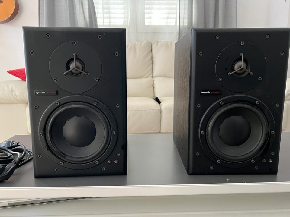 Dynaudio Monitores de estudio profesional