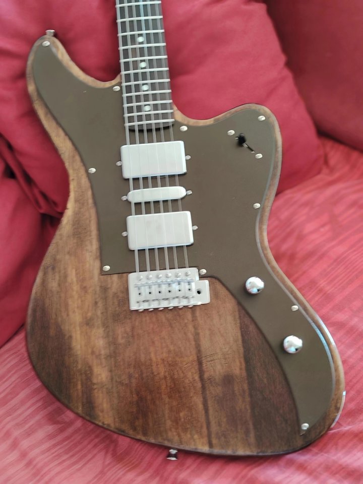Guitarra eléctrica ELg. de segunda mano · Foto 4 de 9 · Madrid · 375 €