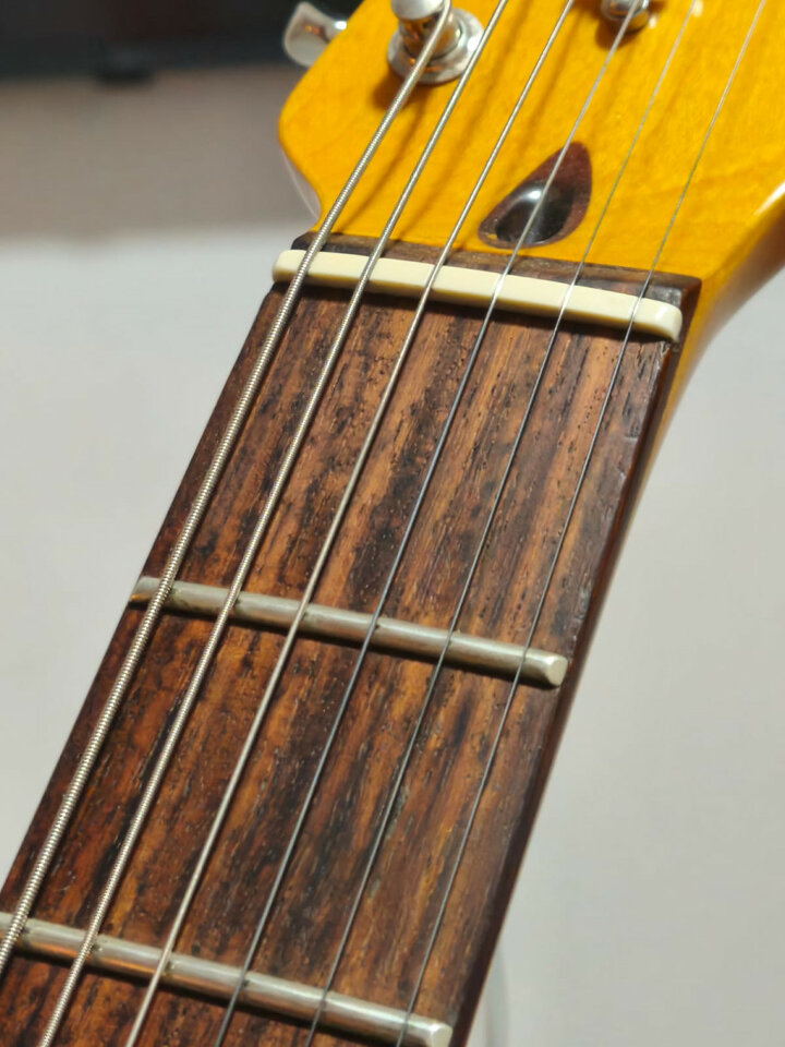 Squier J Mascis 2017 CAMBIO