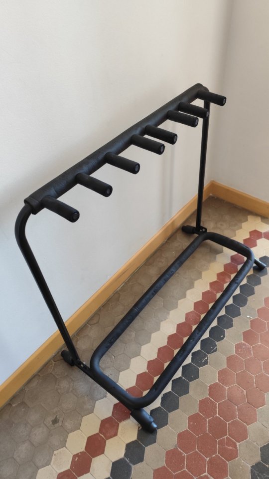 Soporte para 5 guitarras de segunda mano · Foto 1 de 7 · Valencia · 25 €