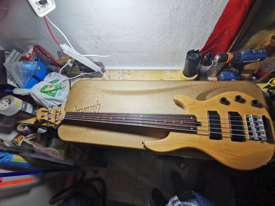 Yamaha BBN5 II Fretless Bajo Eléctrico Buen estado