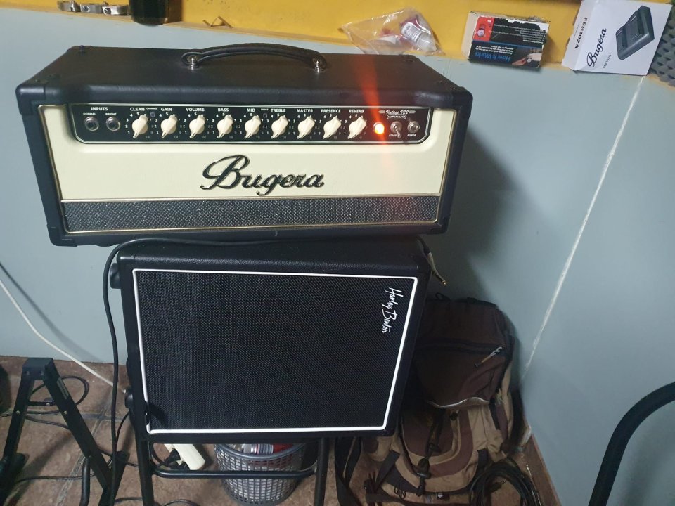 Buguera v22 infimum cabezal a válvulas y/o pantalla 1x12 celestion vintage