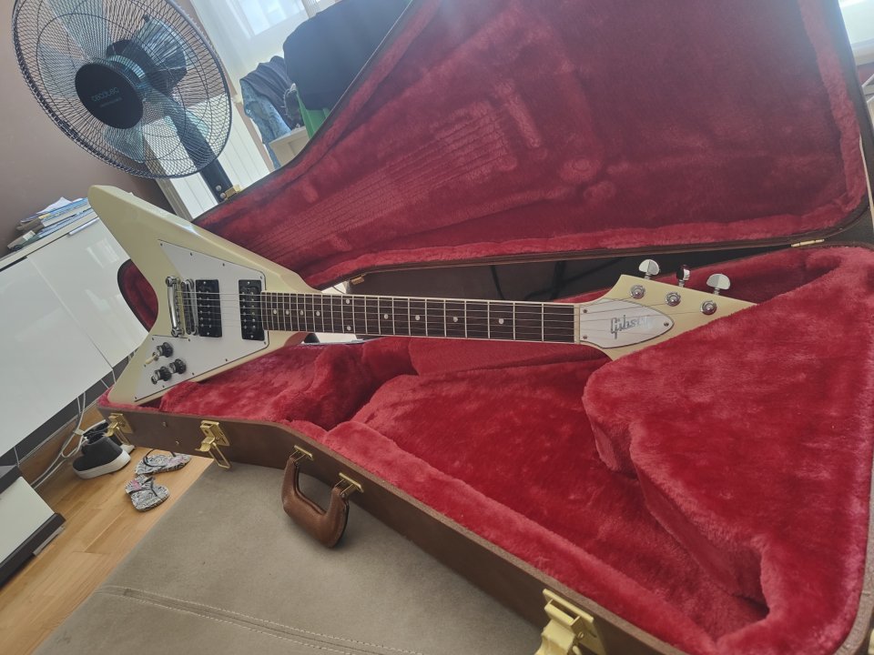 Gibson flying v 70's classic White 2024 de segunda mano · Foto 9 de 9 · Burgos · 1950 €