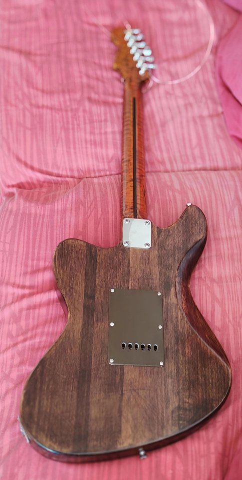 Guitarra eléctrica ELg. de segunda mano · Foto 7 de 9 · Madrid · 375 €