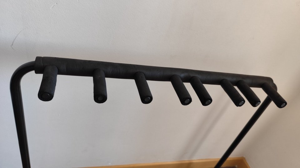 Soporte para 5 guitarras de segunda mano · Foto 3 de 7 · Valencia · 25 €
