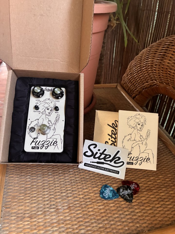 Sitek Pedals Fuzzie (Fuzz) de segunda mano · Foto 1 de 3 · Sevilla · 115 €