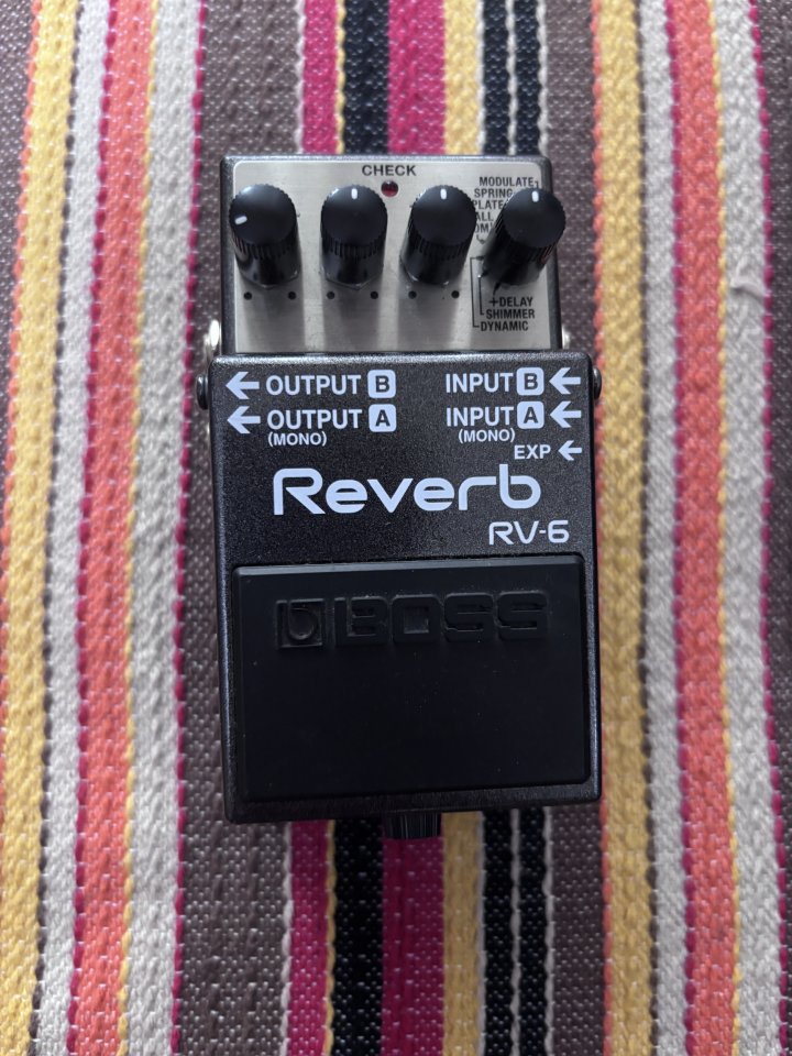 Pedal reverb Boss RV-6. de segunda mano · Foto 1 de 4 · A Coruña · 120 €