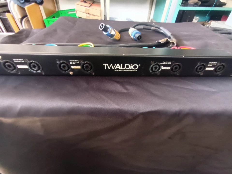 Panel de conexiones speakon de segunda mano · Foto 3 de 3 · Gipuzkoa · 200 €