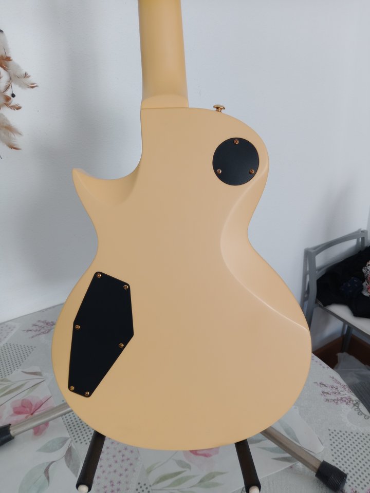 ESP LTD EC-256 de segunda mano · Foto 7 de 9 · Madrid · 400 €