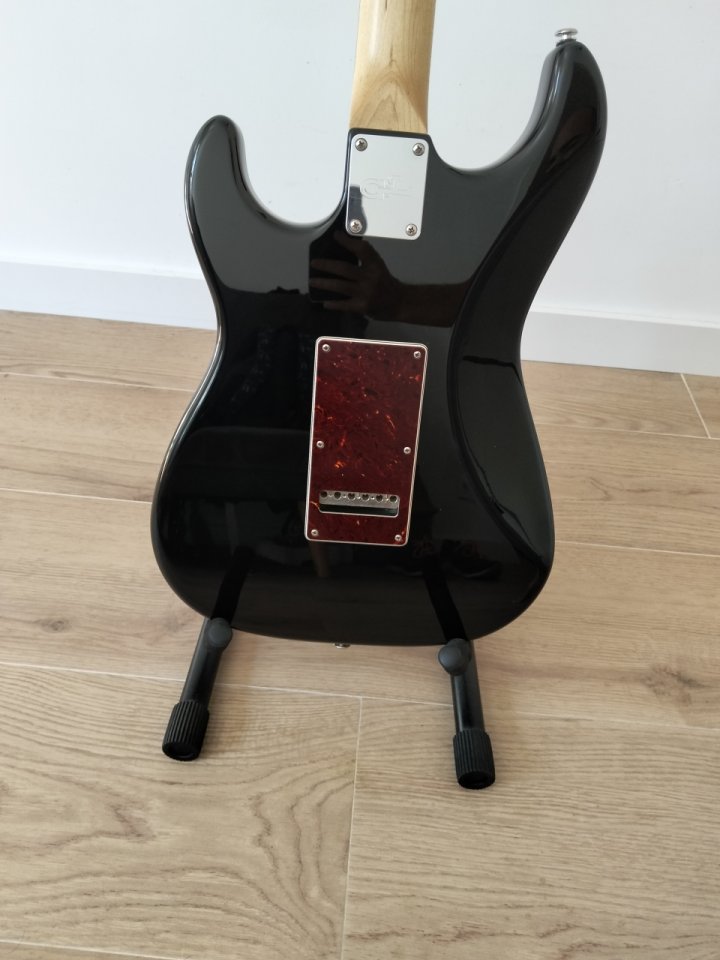 G&L Legacy Fullerton Deluxe HSS