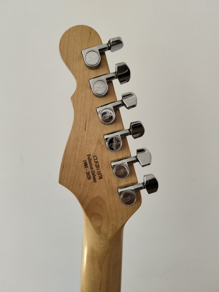 G&L Legacy Fullerton Deluxe HSS