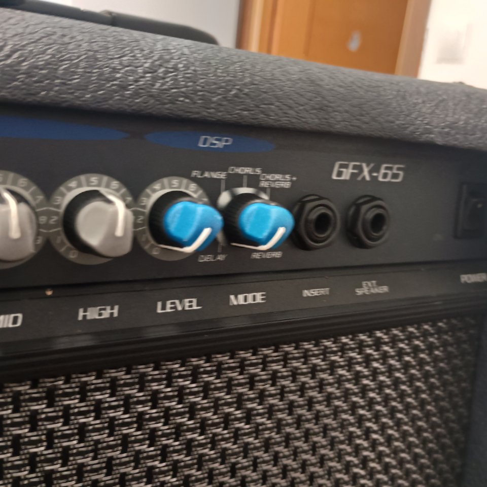 Amplificador Crate GFX65 Made in Usa de segunda mano · Foto 5 de 6 · Málaga · 150 €