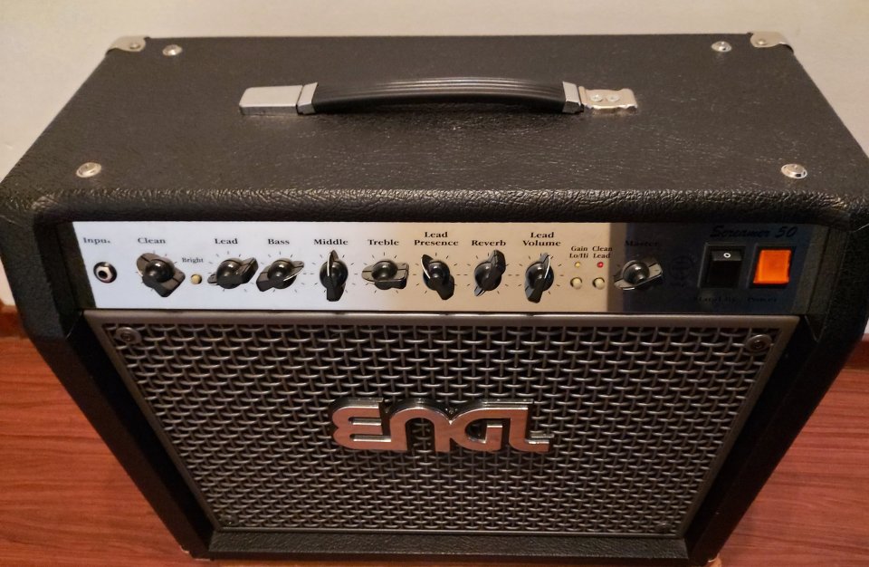 Amplificador de válvulas ENGL Screamer 50 + pedalera ENGL Z-5