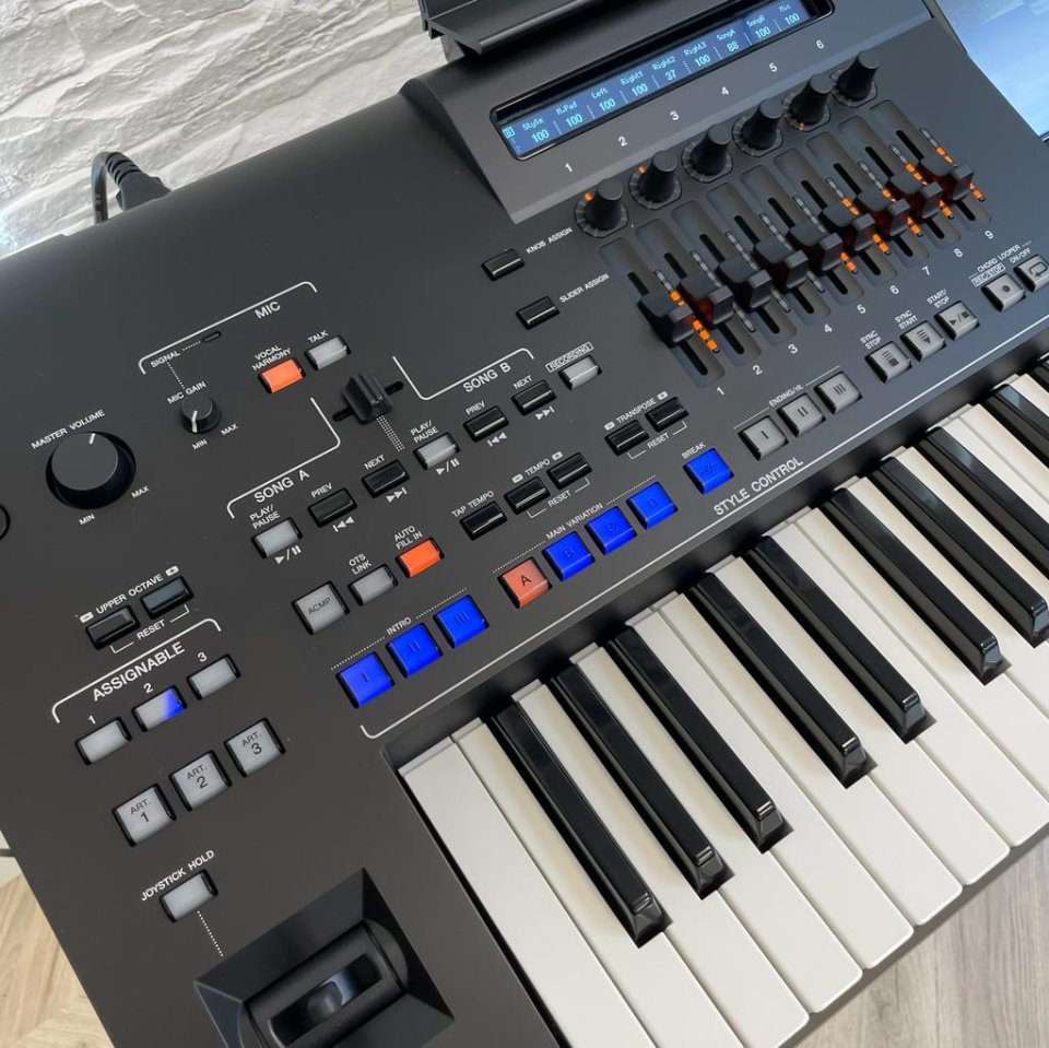 Yamaha Genos 2 Digital Workstation Keyboard