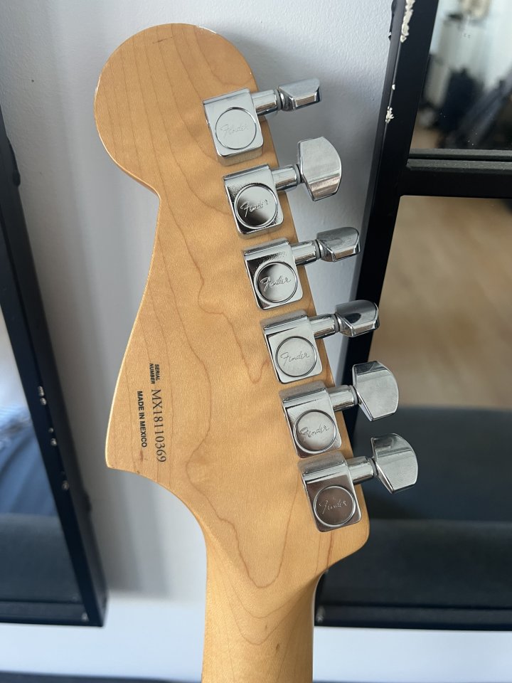 Fender Player Jazzmaster Mim 2018 Surnbust de segunda mano · Foto 4 de 4 · Madrid · 749 €